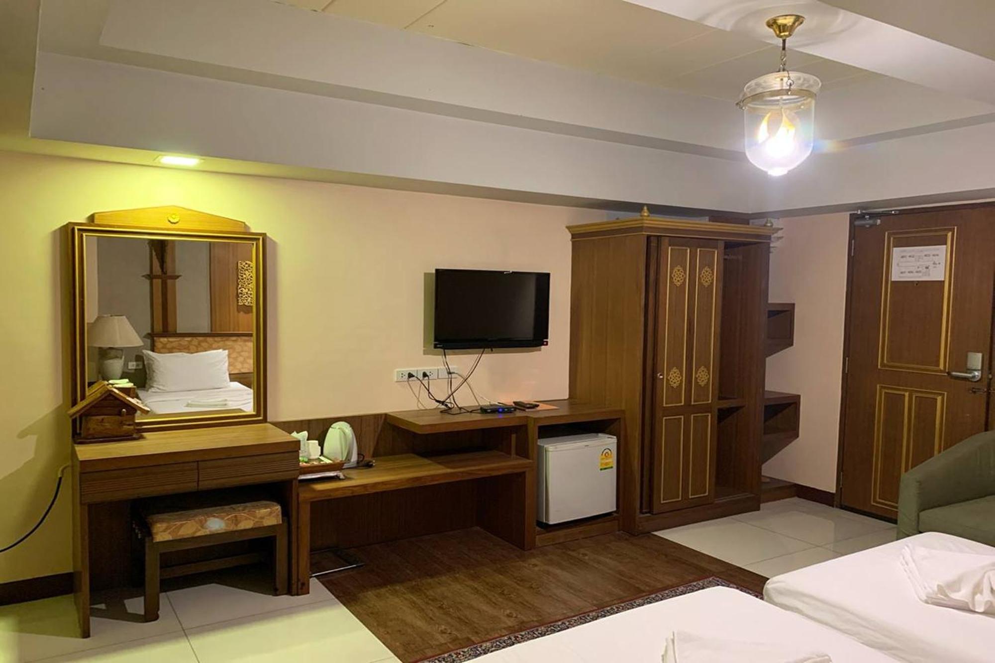 Kim Hotel At Morleng Бангкок Екстер'єр фото