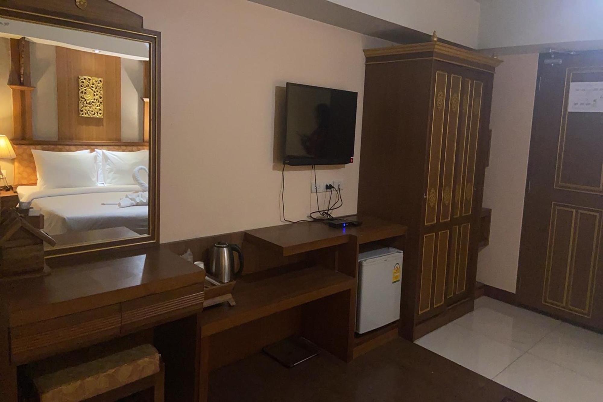 Kim Hotel At Morleng Бангкок Екстер'єр фото